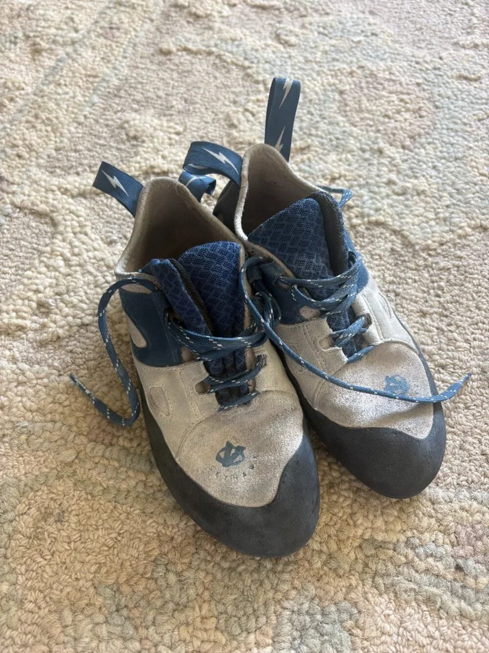 Evolv Skyhawk Rock Climbing Shoes Women's Size 9.5 (EU 41)